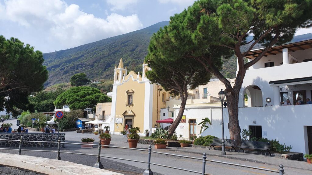 Santa Marina Salina Tour isole Eolie