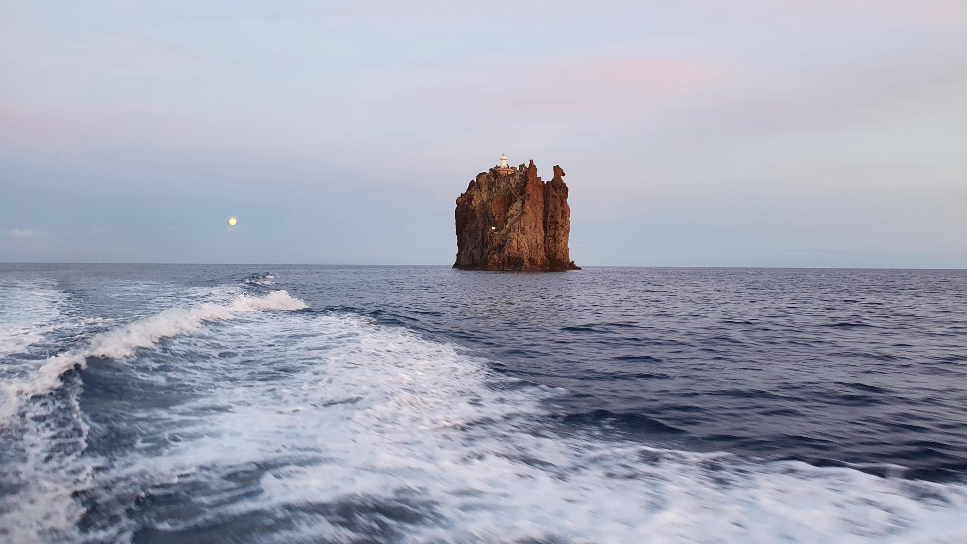 Tour des îles éoliennes