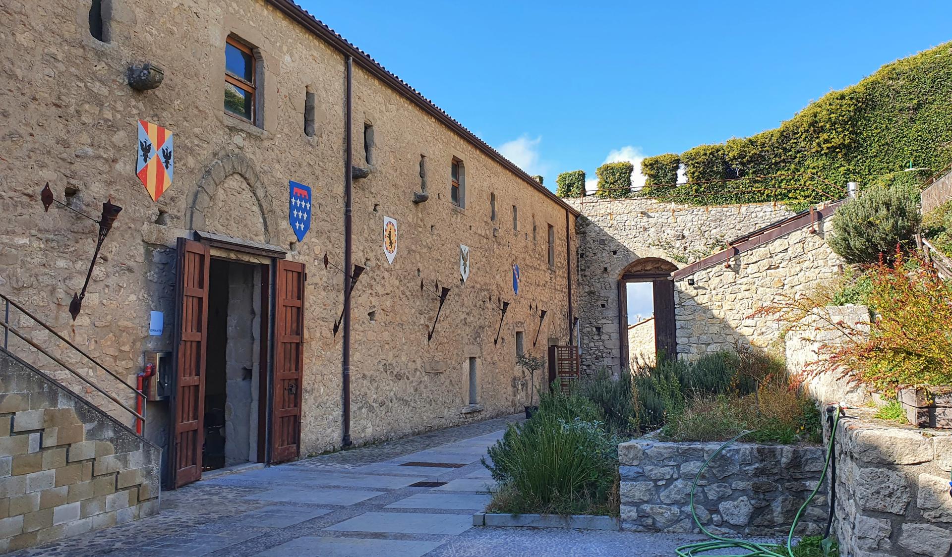 Castello di Montalbano Sicilia d scoprire