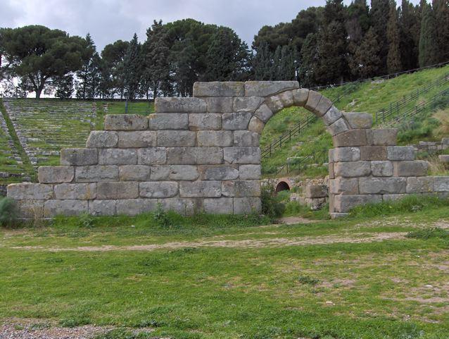 Il teatro greco romano di Tindari visita guidata